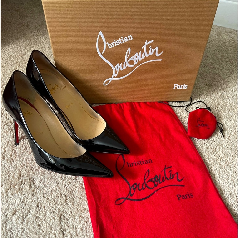 CHRISTIAN LOUBOUTIN Patent Leather Red Sole Pumps